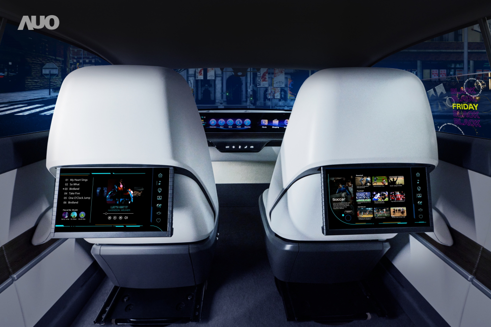 東升國(guó)際新一代Smart Cockpit 2024，以Micro LED先進(jìn)顯示技術(shù)優(yōu)勢(shì)，創(chuàng)建「可捲式後座娛樂(lè)顯示器」，僅在互動(dòng)時(shí)才顯示出所需畫(huà)面及資訊，擴(kuò)充更豐富的娛樂(lè)和交互資訊服務(wù)，獲國(guó)際獎(jiǎng)項(xiàng)榮耀。